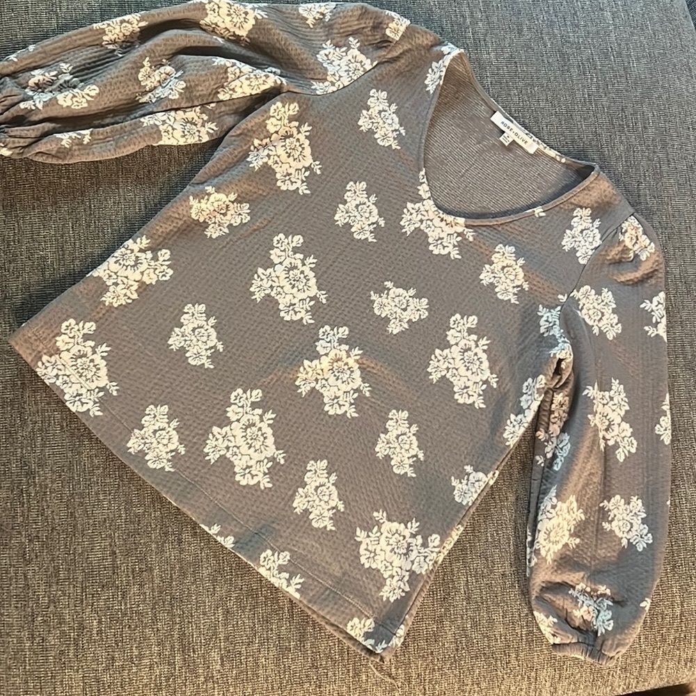 Rose + Olive floral puffy sleeve top